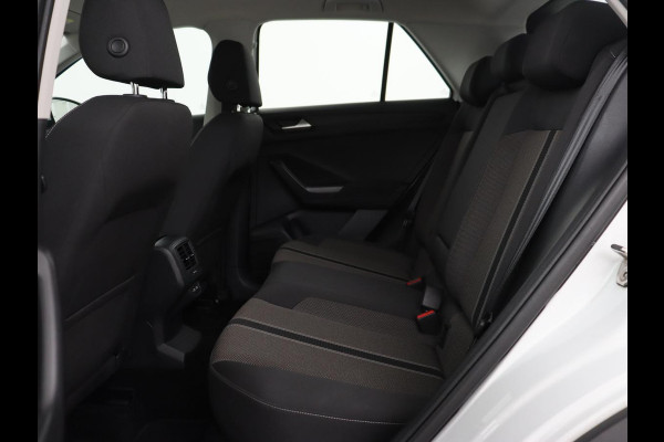 Volkswagen T-Roc 1.0 TSI Style Business | Trekhaak | Camera | Adaptive cruise | Carplay | Navigatie | Side Assist | Climate control | DAB | Parkeerhulp | Bluetooth