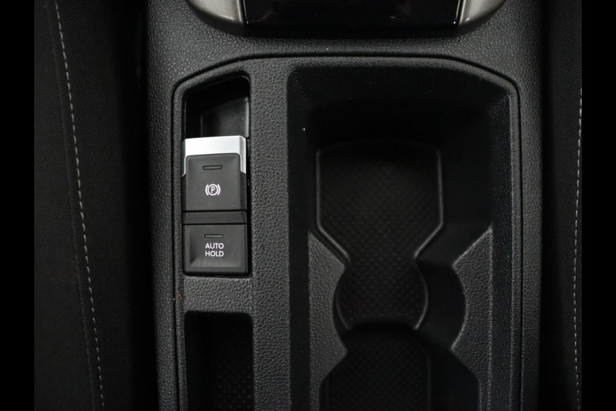 Volkswagen T-Roc 1.0 TSI Style Business | Trekhaak | Camera | Adaptive cruise | Carplay | Navigatie | Side Assist | Climate control | DAB | Parkeerhulp | Bluetooth