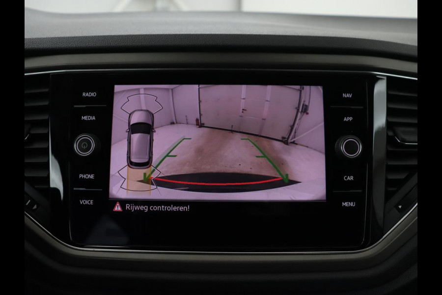 Volkswagen T-Roc 1.0 TSI Style Business | Trekhaak | Camera | Adaptive cruise | Carplay | Navigatie | Side Assist | Climate control | DAB | Parkeerhulp | Bluetooth