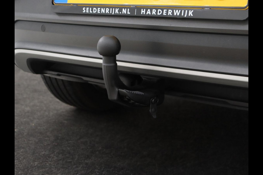 Volkswagen T-Roc 1.0 TSI Style Business | Trekhaak | Camera | Adaptive cruise | Carplay | Navigatie | Side Assist | Climate control | DAB | Parkeerhulp | Bluetooth