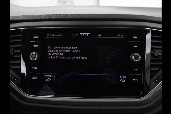Volkswagen T-Roc 1.0 TSI Style Business | Trekhaak | Camera | Adaptive cruise | Carplay | Navigatie | Side Assist | Climate control | DAB | Parkeerhulp | Bluetooth
