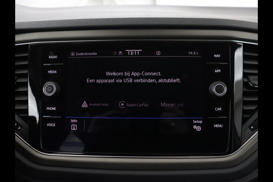 Volkswagen T-Roc 1.0 TSI Style Business | Trekhaak | Camera | Adaptive cruise | Carplay | Navigatie | Side Assist | Climate control | DAB | Parkeerhulp | Bluetooth