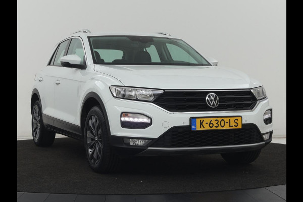 Volkswagen T-Roc 1.0 TSI Style Business | Trekhaak | Camera | Adaptive cruise | Carplay | Navigatie | Side Assist | Climate control | DAB | Parkeerhulp | Bluetooth