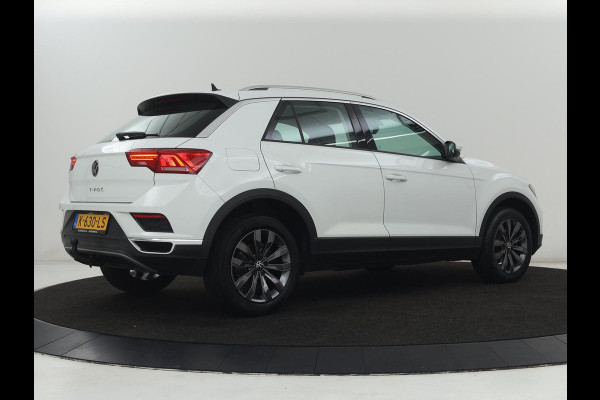 Volkswagen T-Roc 1.0 TSI Style Business | Trekhaak | Camera | Adaptive cruise | Carplay | Navigatie | Side Assist | Climate control | DAB | Parkeerhulp | Bluetooth