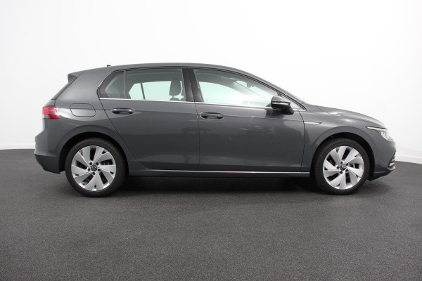 Volkswagen Golf 1.5 eTSI 150pk DSG Style Navigatie Apple Carplay/Android Auto Parkeersensoren Camera Park Assist Adaptive Cruise Control Blind Spot Assist Stoel- en stuurverwarming Ledverlichting Virtual Cockpit Lane Assist