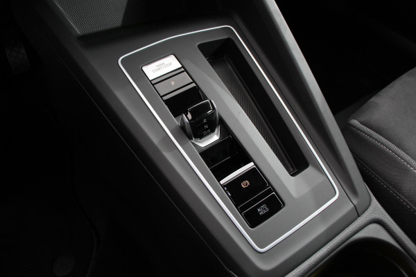 Volkswagen Golf 1.5 eTSI 150pk DSG Style Navigatie Apple Carplay/Android Auto Parkeersensoren Camera Park Assist Adaptive Cruise Control Blind Spot Assist Stoel- en stuurverwarming Ledverlichting Virtual Cockpit Lane Assist