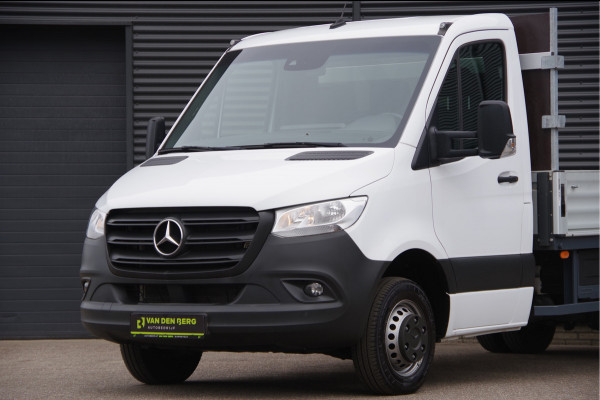 Mercedes-Benz Sprinter 519 3.5T OPEN LAADBAK, 3.5T TREKHAAK, DUBBELLUCHT, ADAPT. CRUISE, STANDKACHEL, CLIMA, LEDER STUUR, NAVI, MBUX, DUBBEL LUCHT