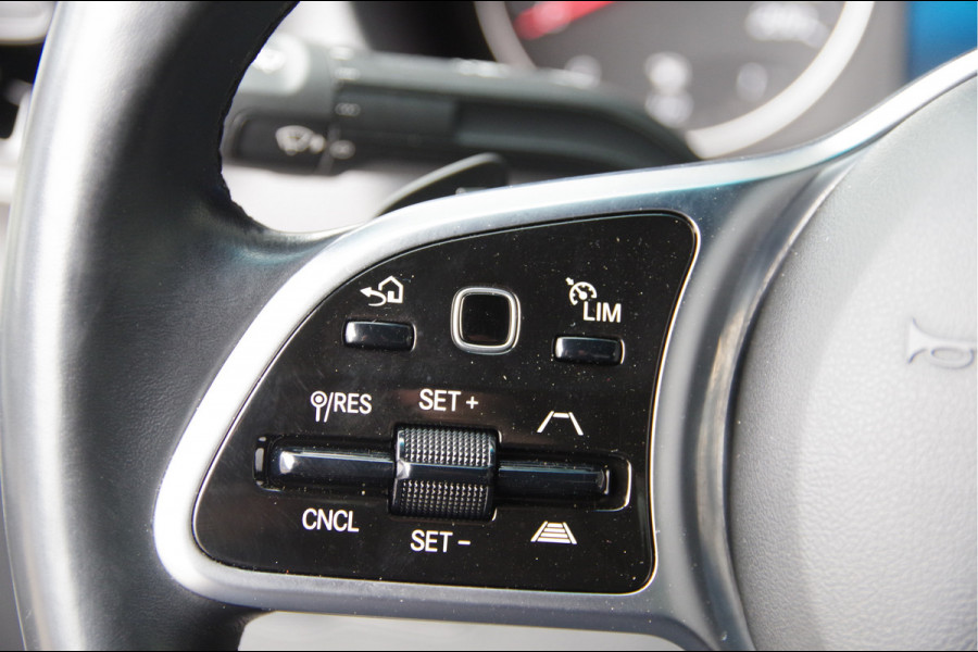 Mercedes-Benz Sprinter 519 3.5T OPEN LAADBAK, 3.5T TREKHAAK, DUBBELLUCHT, ADAPT. CRUISE, STANDKACHEL, CLIMA, LEDER STUUR, NAVI, MBUX, DUBBEL LUCHT