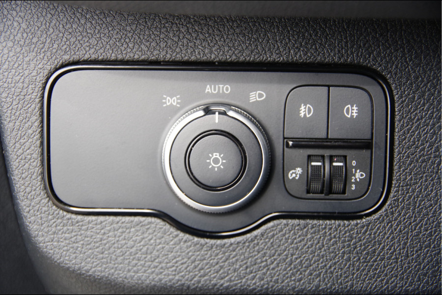 Mercedes-Benz Sprinter 519 3.5T OPEN LAADBAK, 3.5T TREKHAAK, DUBBELLUCHT, ADAPT. CRUISE, STANDKACHEL, CLIMA, LEDER STUUR, NAVI, MBUX, DUBBEL LUCHT