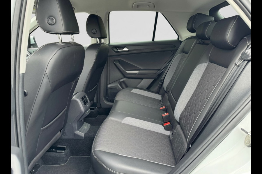 Volkswagen T-Roc TSI 115PK LIFE GOAL EDITION VIRTUAL/NAVI/ACC/STOELVERW. wordt verwacht!