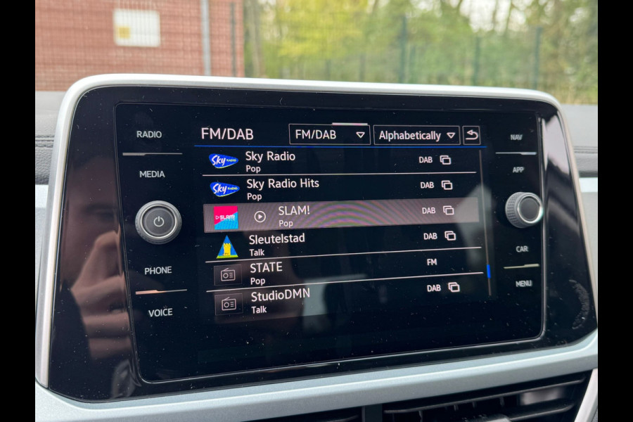 Volkswagen T-Roc TSI 115PK LIFE GOAL EDITION VIRTUAL/NAVI/ACC/STOELVERW. wordt verwacht!