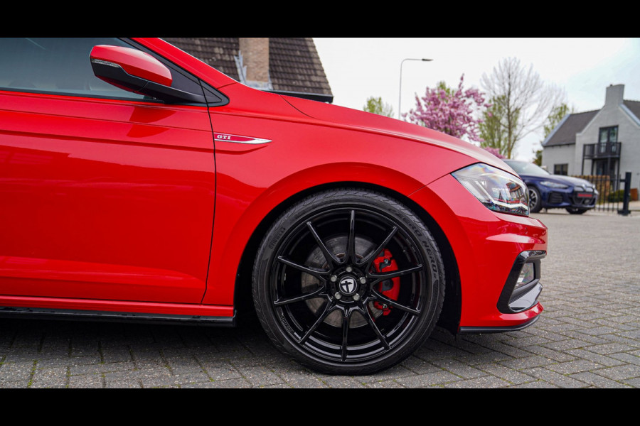 Volkswagen Polo 2.0 TSI GTI | Panorama | Automaat | Climatronic | Stoelverwarming | Virtual cockpit | Apple carplay | NAP