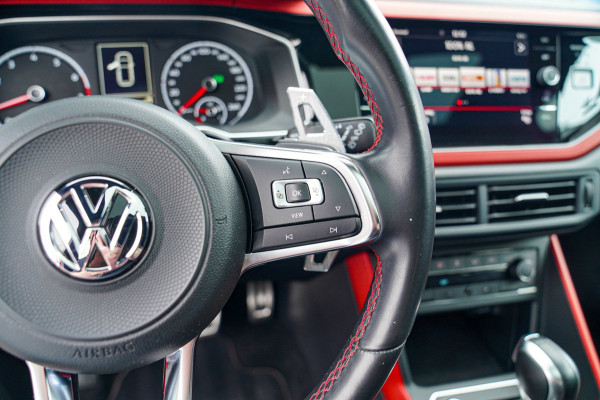 Volkswagen Polo 2.0 TSI GTI | Panorama | Automaat | Climatronic | Stoelverwarming | Virtual cockpit | Apple carplay | NAP
