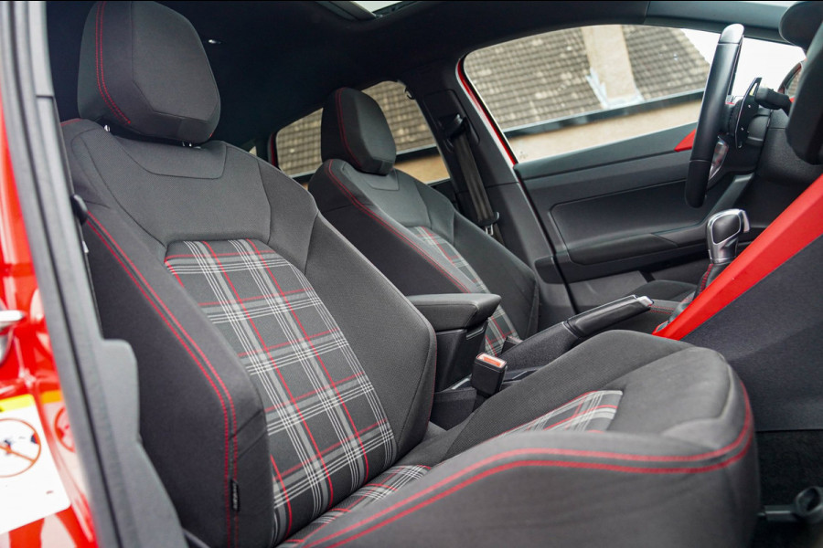 Volkswagen Polo 2.0 TSI GTI | Panorama | Automaat | Climatronic | Stoelverwarming | Virtual cockpit | Apple carplay | NAP