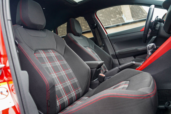 Volkswagen Polo 2.0 TSI GTI | Panorama | Automaat | Climatronic | Stoelverwarming | Virtual cockpit | Apple carplay | NAP