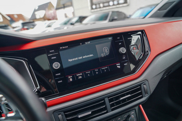 Volkswagen Polo 2.0 TSI GTI | Panorama | Automaat | Climatronic | Stoelverwarming | Virtual cockpit | Apple carplay | NAP