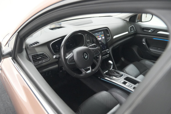 Renault Mégane Estate 1.6 E-Tech Plug-In Hybrid 160 Intens | Stoelmassage | Dodehoekdetectie | Leer | Camera