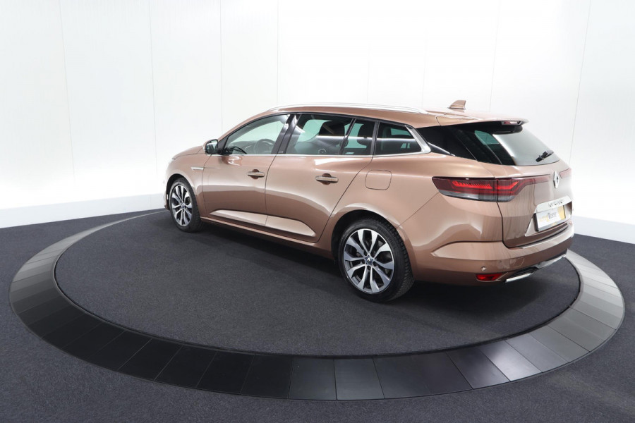 Renault Mégane Estate 1.6 E-Tech Plug-In Hybrid 160 Intens | Stoelmassage | Dodehoekdetectie | Leer | Camera