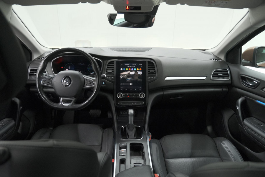 Renault Mégane Estate 1.6 E-Tech Plug-In Hybrid 160 Intens | Stoelmassage | Dodehoekdetectie | Leer | Camera