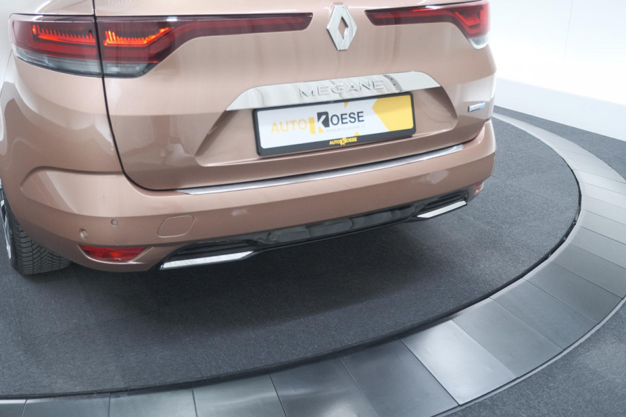 Renault Mégane Estate 1.6 E-Tech Plug-In Hybrid 160 Intens | Stoelmassage | Dodehoekdetectie | Leer | Camera