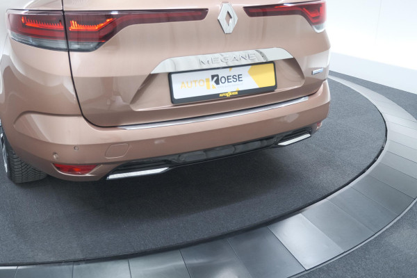 Renault Mégane Estate 1.6 E-Tech Plug-In Hybrid 160 Intens | Stoelmassage | Dodehoekdetectie | Leer | Camera