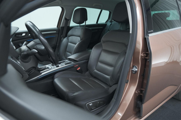 Renault Mégane Estate 1.6 E-Tech Plug-In Hybrid 160 Intens | Stoelmassage | Dodehoekdetectie | Leer | Camera