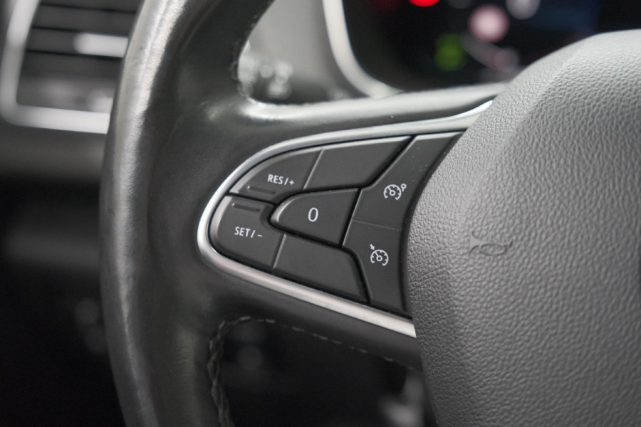 Renault Mégane Estate 1.6 E-Tech Plug-In Hybrid 160 Intens | Stoelmassage | Dodehoekdetectie | Leer | Camera