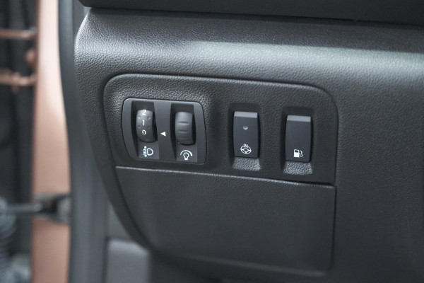 Renault Mégane Estate 1.6 E-Tech Plug-In Hybrid 160 Intens | Stoelmassage | Dodehoekdetectie | Leer | Camera