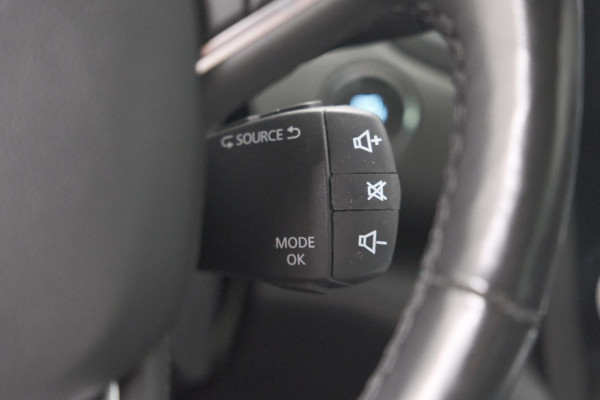 Renault Mégane Estate 1.6 E-Tech Plug-In Hybrid 160 Intens | Stoelmassage | Dodehoekdetectie | Leer | Camera