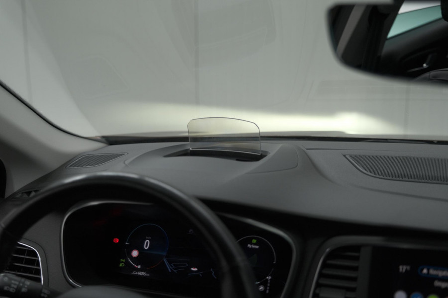 Renault Mégane Estate 1.6 E-Tech Plug-In Hybrid 160 Intens | Stoelmassage | Dodehoekdetectie | Leer | Camera