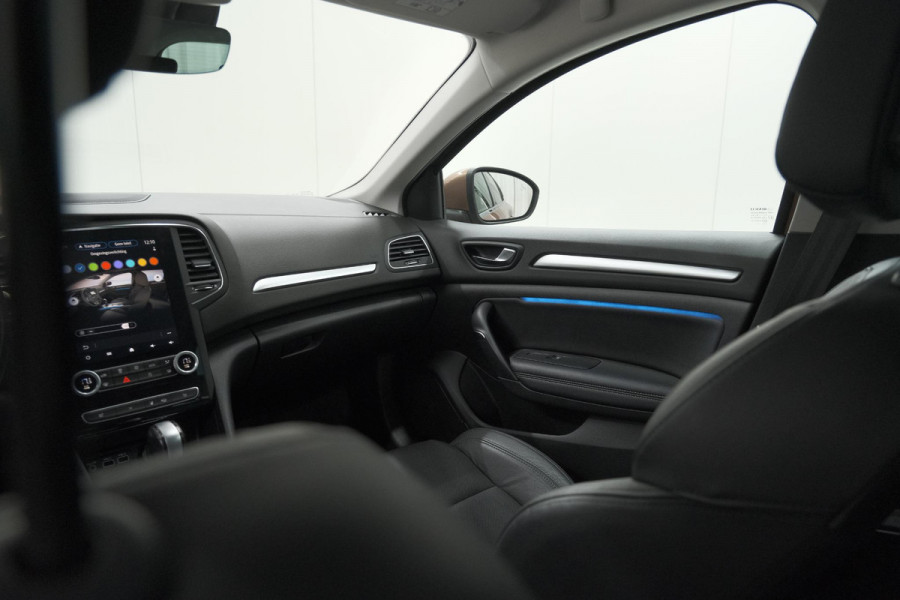 Renault Mégane Estate 1.6 E-Tech Plug-In Hybrid 160 Intens | Stoelmassage | Dodehoekdetectie | Leer | Camera