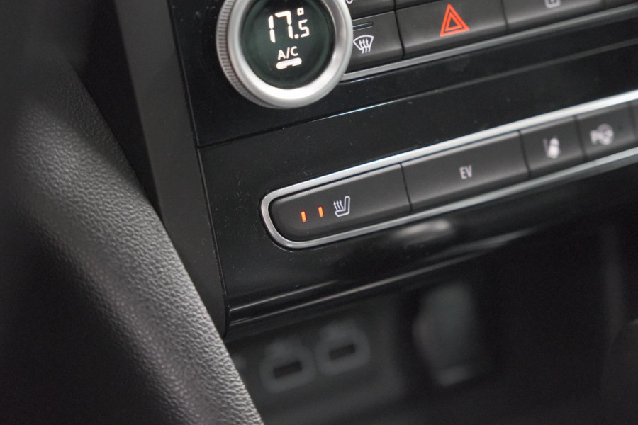Renault Mégane Estate 1.6 E-Tech Plug-In Hybrid 160 Intens | Stoelmassage | Dodehoekdetectie | Leer | Camera