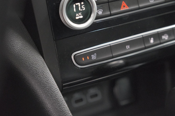 Renault Mégane Estate 1.6 E-Tech Plug-In Hybrid 160 Intens | Stoelmassage | Dodehoekdetectie | Leer | Camera