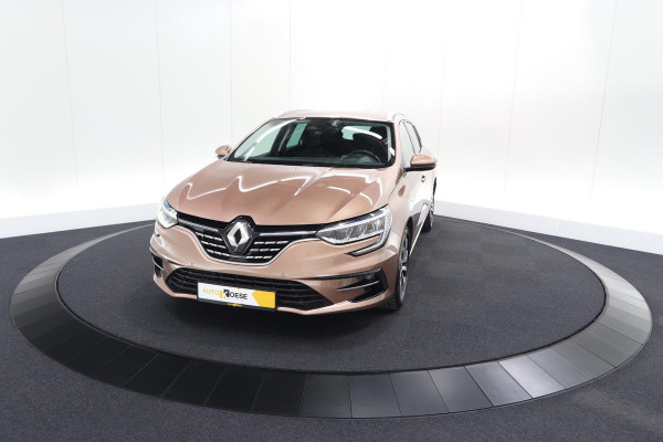 Renault Mégane Estate 1.6 E-Tech Plug-In Hybrid 160 Intens | Stoelmassage | Dodehoekdetectie | Leer | Camera