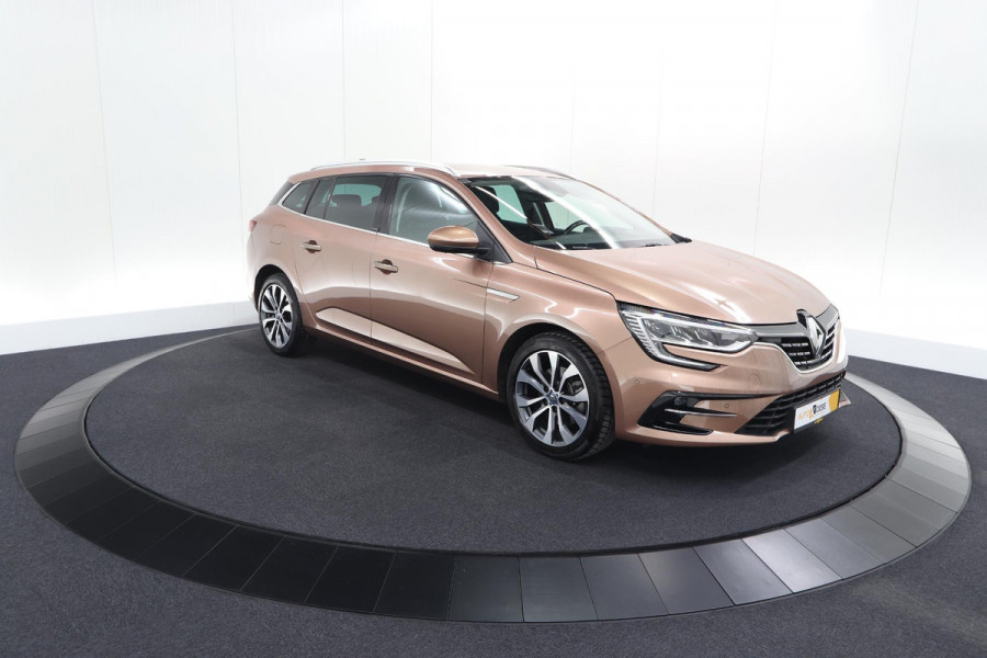 Renault Mégane Estate 1.6 E-Tech Plug-In Hybrid 160 Intens | Stoelmassage | Dodehoekdetectie | Leer | Camera
