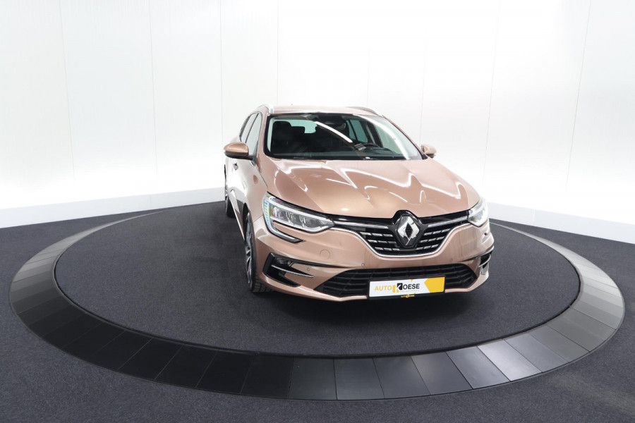 Renault Mégane Estate 1.6 E-Tech Plug-In Hybrid 160 Intens | Stoelmassage | Dodehoekdetectie | Leer | Camera