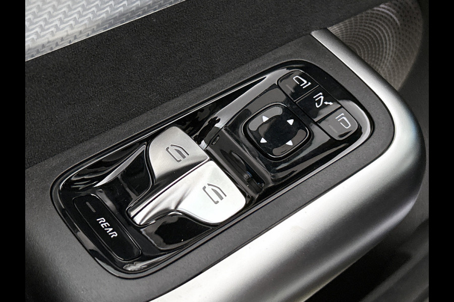 Mercedes-Benz CLA-Klasse 200 Business Solution AMG | Premium Plus | Winterpakket | Nightpakket | Rijassistentiepakket | Smartphone integratie | MBUX Augmented Reality navigatie |