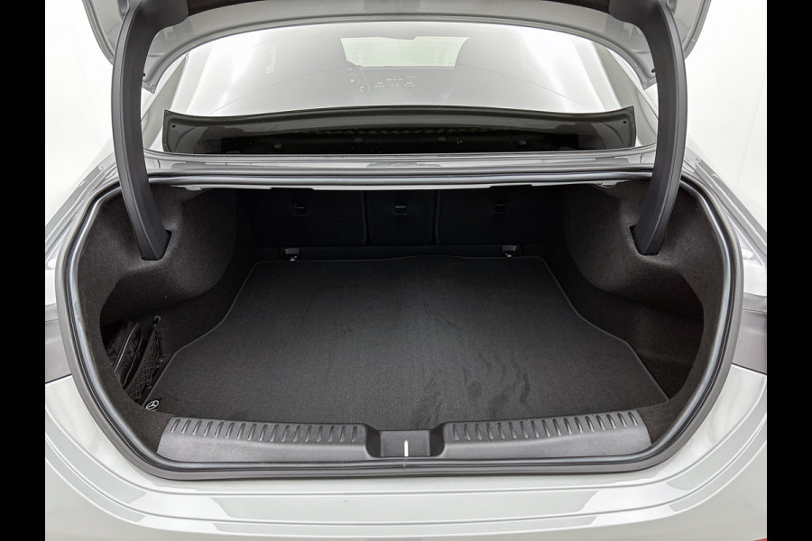 Mercedes-Benz CLA-Klasse 200 Business Solution AMG | Premium Plus | Winterpakket | Nightpakket | Rijassistentiepakket | Smartphone integratie | MBUX Augmented Reality navigatie |
