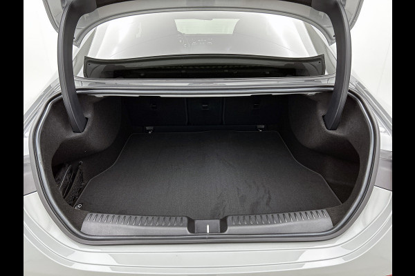 Mercedes-Benz CLA-Klasse 200 Business Solution AMG | Premium Plus | Winterpakket | Nightpakket | Rijassistentiepakket | Smartphone integratie | MBUX Augmented Reality navigatie |