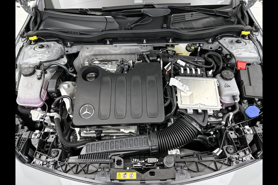 Mercedes-Benz CLA-Klasse 200 Business Solution AMG | Premium Plus | Winterpakket | Nightpakket | Rijassistentiepakket | Smartphone integratie | MBUX Augmented Reality navigatie |