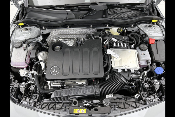 Mercedes-Benz CLA-Klasse 200 Business Solution AMG | Premium Plus | Winterpakket | Nightpakket | Rijassistentiepakket | Smartphone integratie | MBUX Augmented Reality navigatie |