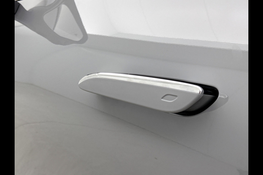 Mercedes-Benz CLA-Klasse 200 Business Solution AMG | Premium Plus | Winterpakket | Nightpakket | Rijassistentiepakket | Smartphone integratie | MBUX Augmented Reality navigatie |