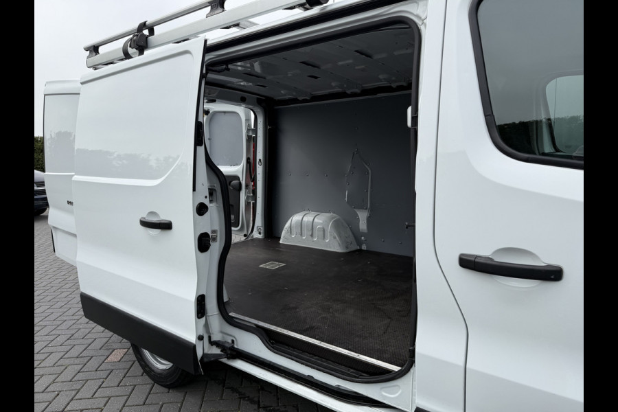 Renault Trafic 2.0 dCi 120 PK / L1H1 / 1e EIG. / TREKHAAK / IMPERIAAL / AIRCO / CRUISE / 3-ZITS / LED