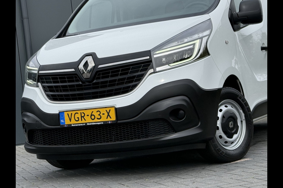 Renault Trafic 2.0 dCi 120 PK / L1H1 / 1e EIG. / TREKHAAK / IMPERIAAL / AIRCO / CRUISE / 3-ZITS / LED