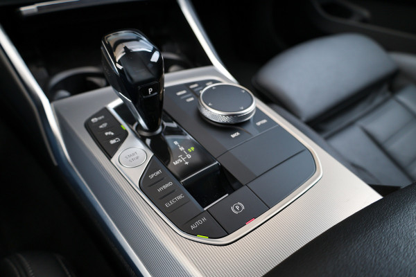 BMW 3-serie 330e Business Edition Plus | BTW | NAP | M-SPORT | LASER | KEYLESS | 360 | LEDER | DEALER ONDH |