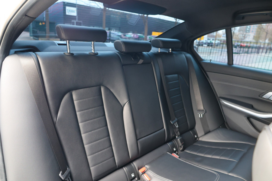 BMW 3-serie 330e Business Edition Plus | BTW | NAP | M-SPORT | LASER | KEYLESS | 360 | LEDER | DEALER ONDH |
