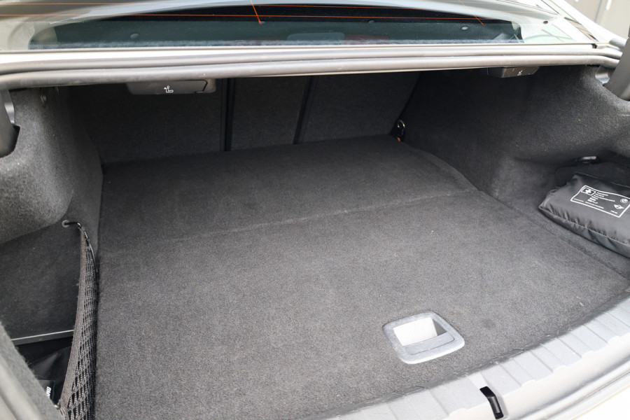 BMW 3-serie 330e Business Edition Plus | BTW | NAP | M-SPORT | LASER | KEYLESS | 360 | LEDER | DEALER ONDH |