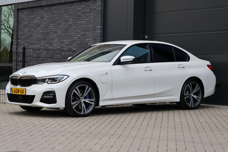 BMW 3-serie 330e Business Edition Plus | BTW | NAP | M-SPORT | LASER | KEYLESS | 360 | LEDER | DEALER ONDH |