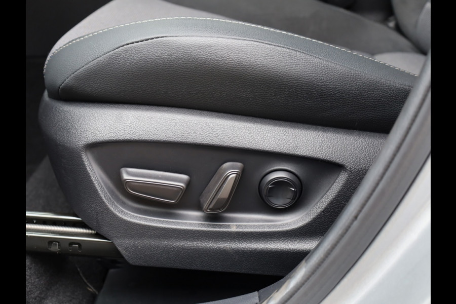 Toyota C-HR 2.0 Hybrid 200 Executive | JBL | Half Leder | El Achterklep