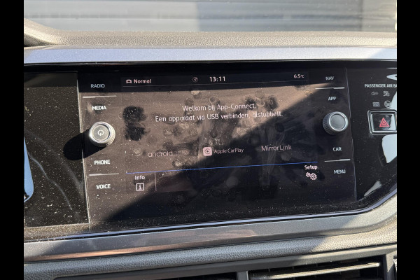 Volkswagen Polo 1.0 TSI Highline | Navigatie | Adaptive Cruise Control | DAB | Privacy Glass | Climate Control | Lichtmetalen Velgen |